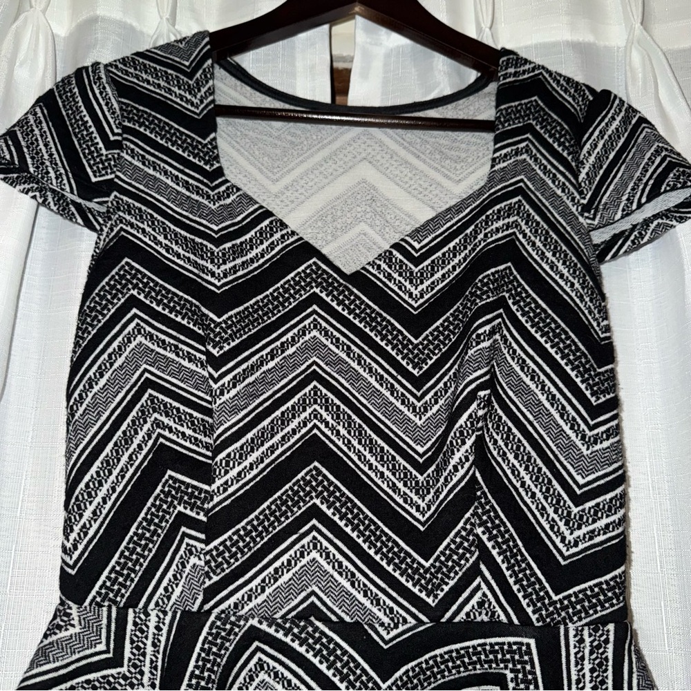 Alt B Sweetheart Neck Peplum Blouse (S) - Picture 3 of 3